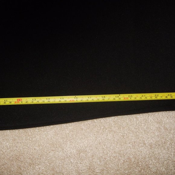 CALVIN KLEIN BEAUTIFUL BLACK SKIRT  NWT - SIZE 14 - STYLISH FAUX LEATHER PANEL - Picture 11 of 11